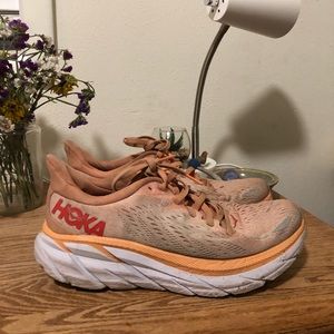 Hoka One One Clifton 8